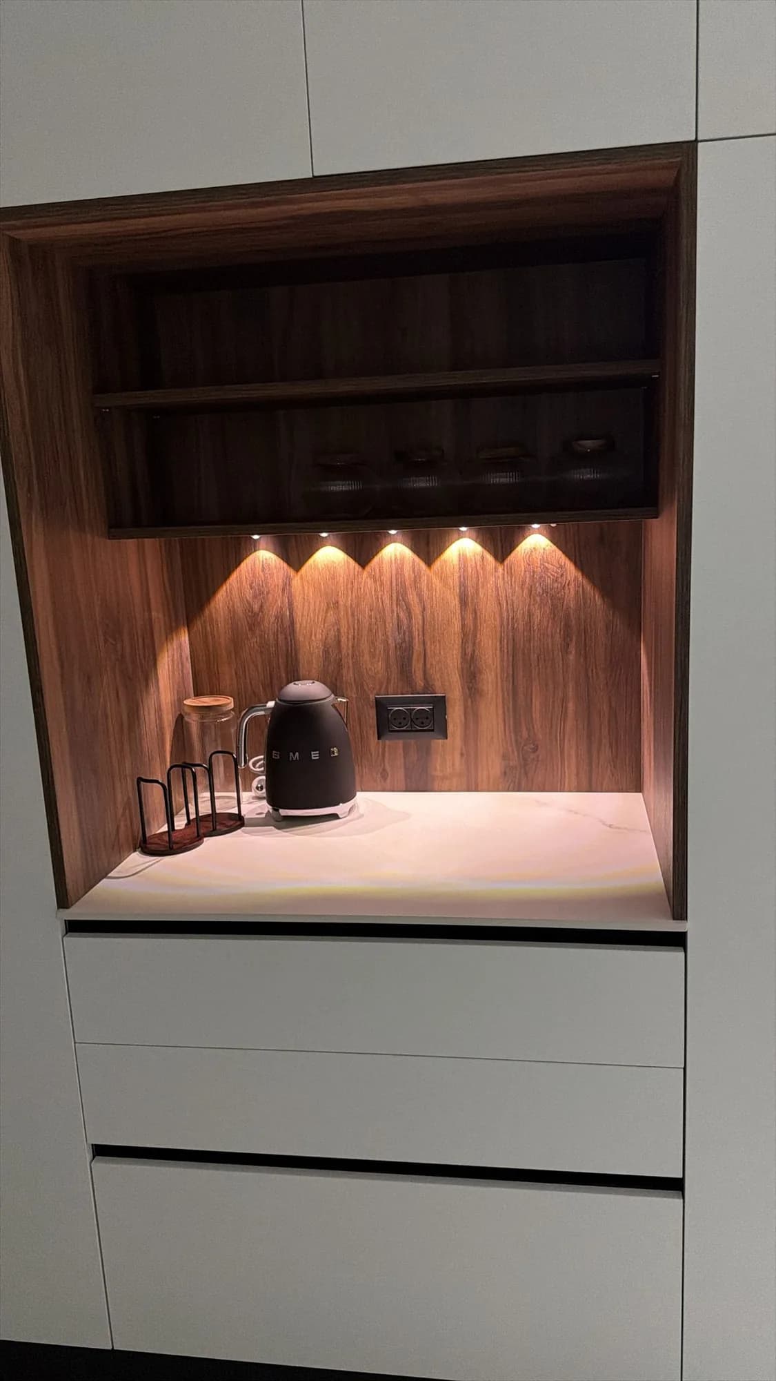 פרויקט של Studio Or הממחיש חומרים וחזיתות בנגרות